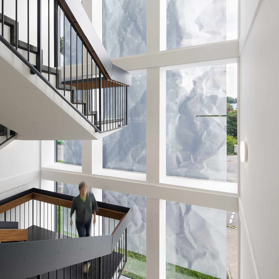 Innenansicht Treppenhaus mit Kunst am Bau
